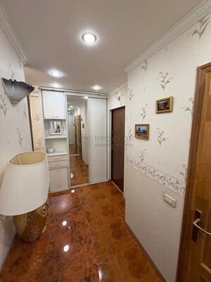 Продам трехкомнатную (3-комн.) квартиру, Олимпийский пр-кт, 22, Москва г