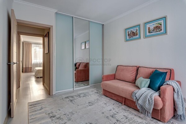 Продам трехкомнатную (3-комн.) квартиру, Днепропетровская ул, 3к1, Москва г