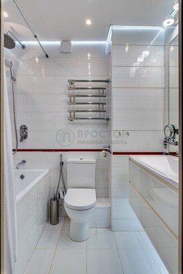 Продам трехкомнатную (3-комн.) квартиру, Днепропетровская ул, 3к1, Москва г