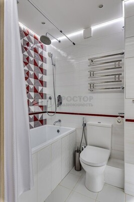 Продам трехкомнатную (3-комн.) квартиру, Днепропетровская ул, 3к1, Москва г