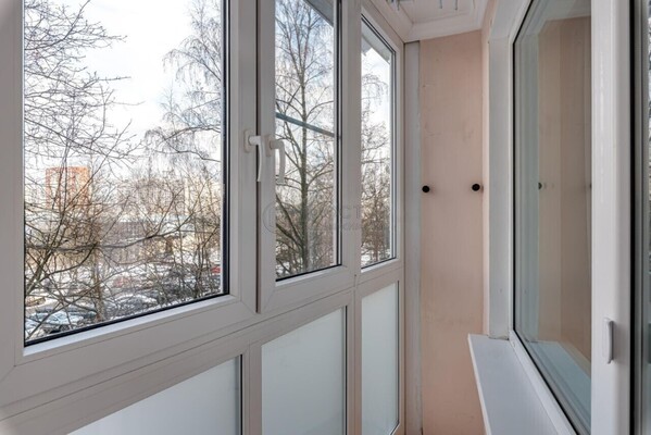 Продам трехкомнатную (3-комн.) квартиру, Днепропетровская ул, 3к1, Москва г