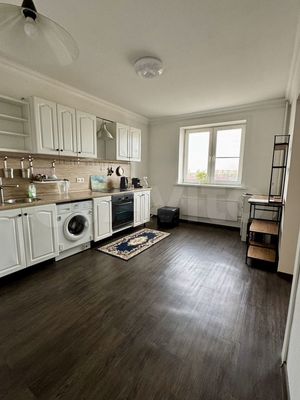 Продам трехкомнатную (3-комн.) квартиру, 60 лет Победы ул, 10а, Октябрьский рп