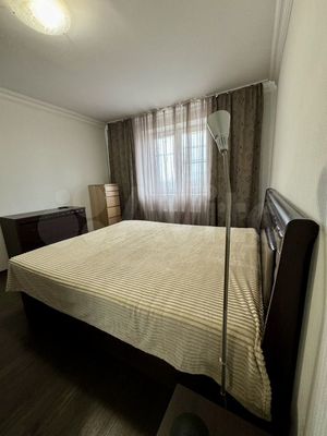 Продам трехкомнатную (3-комн.) квартиру, 60 лет Победы ул, 10а, Октябрьский рп