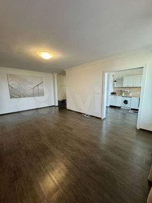 Продам трехкомнатную (3-комн.) квартиру, 60 лет Победы ул, 10а, Октябрьский рп