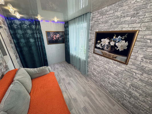 Продам двухкомнатную (2-комн.) квартиру, Вокзальная ул, 29, Комсомольск-на-Амуре г