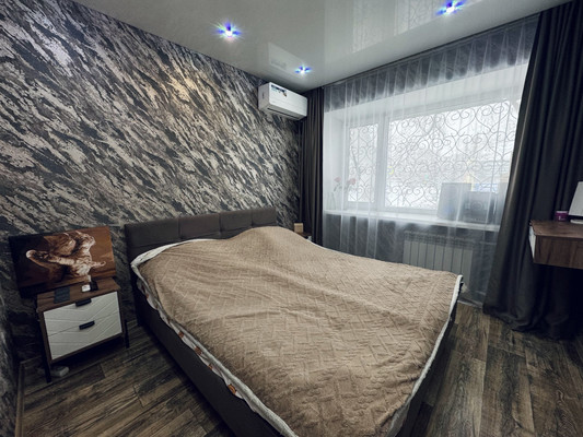 Продам двухкомнатную (2-комн.) квартиру, Вокзальная ул, 29, Комсомольск-на-Амуре г