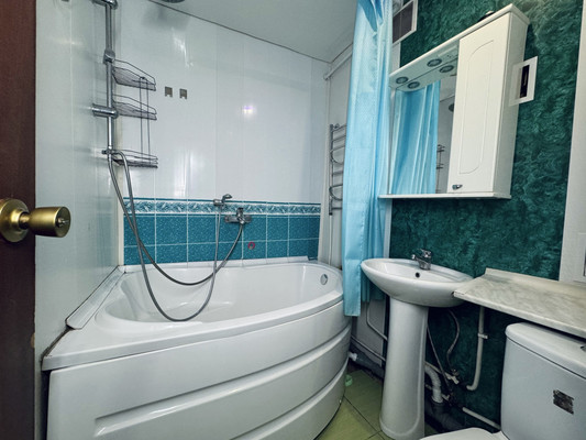 Продам двухкомнатную (2-комн.) квартиру, Вокзальная ул, 29, Комсомольск-на-Амуре г