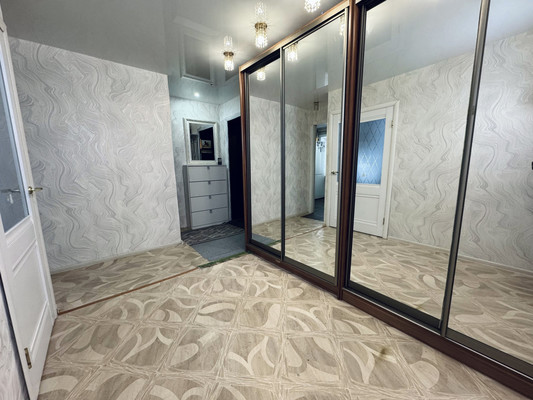 Продам двухкомнатную (2-комн.) квартиру, Вокзальная ул, 29, Комсомольск-на-Амуре г