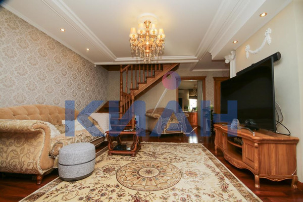 Продам многокомнатную квартиру, Ады Лебедевой ул, 66, Красноярск г