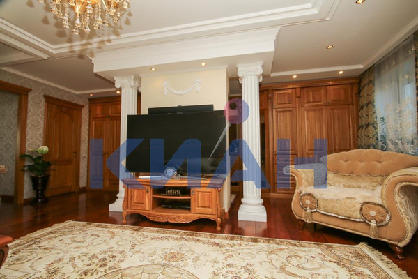 Продам многокомнатную квартиру, Ады Лебедевой ул, 66, Красноярск г