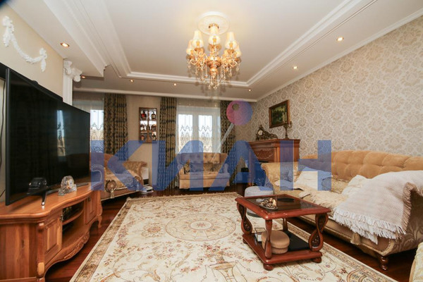 Продам многокомнатную квартиру, Ады Лебедевой ул, 66, Красноярск г