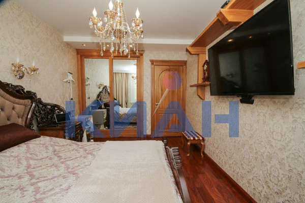 Продам многокомнатную квартиру, Ады Лебедевой ул, 66, Красноярск г