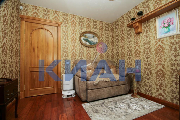 Продам многокомнатную квартиру, Ады Лебедевой ул, 66, Красноярск г