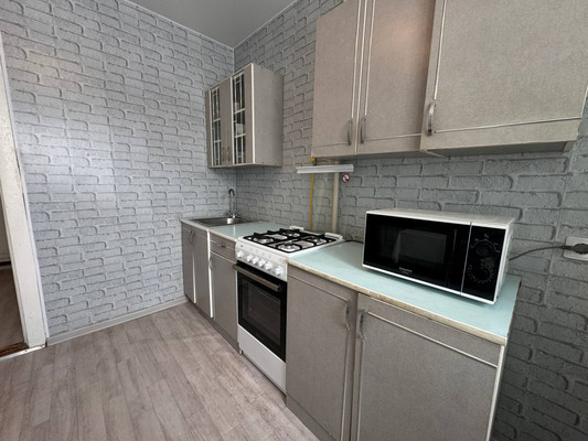 Продам двухкомнатную (2-комн.) квартиру, Комсомольский пр-кт, 85, Амурск г