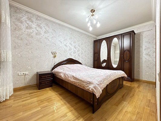 Продам двухкомнатную (2-комн.) квартиру, 2 Таманской Дивизии ул, 37, Нальчик г