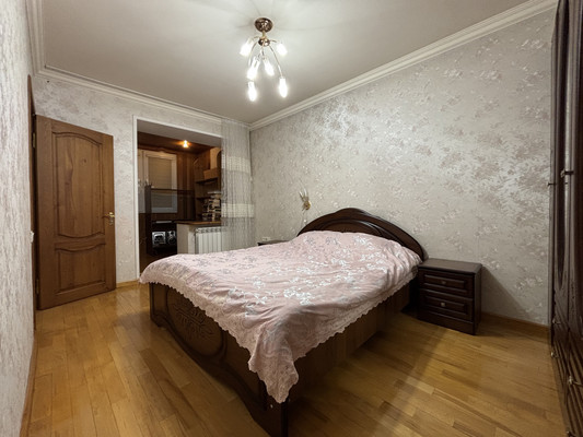 Продам двухкомнатную (2-комн.) квартиру, 2 Таманской Дивизии ул, 37, Нальчик г