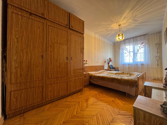 Продам трехкомнатную (3-комн.) квартиру, Фучика ул, 3, Нальчик г