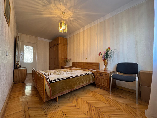 Продам трехкомнатную (3-комн.) квартиру, Фучика ул, 3, Нальчик г