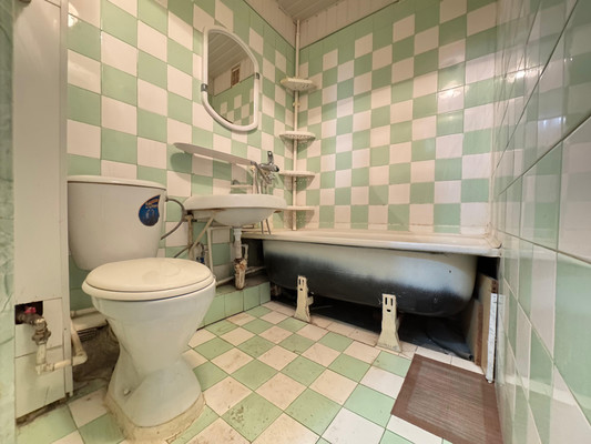 Продам трехкомнатную (3-комн.) квартиру, Фучика ул, 3, Нальчик г