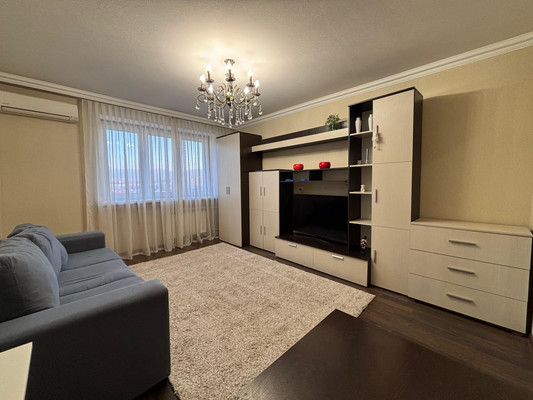 Продам двухкомнатную (2-комн.) квартиру, 2-й Таманской Дивизии ул, 37, Вольный Аул кп