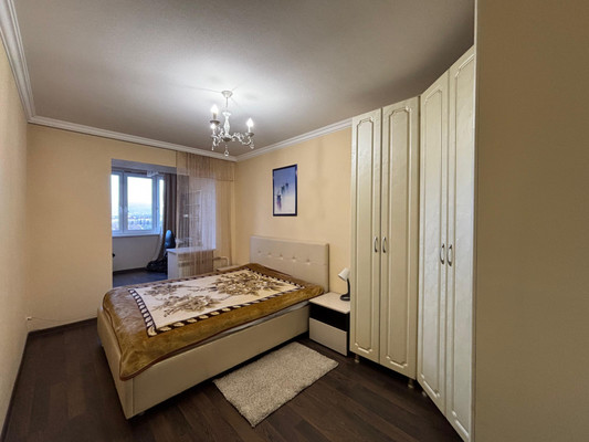 Продам двухкомнатную (2-комн.) квартиру, 2-й Таманской Дивизии ул, 37, Вольный Аул кп