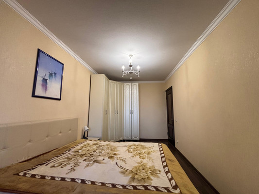 Продам двухкомнатную (2-комн.) квартиру, 2-й Таманской Дивизии ул, 37, Вольный Аул кп