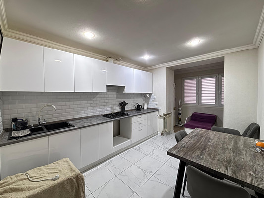 Продам двухкомнатную (2-комн.) квартиру, 2-й Таманской Дивизии ул, 37, Вольный Аул кп