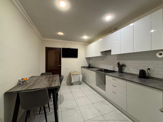 Продам двухкомнатную (2-комн.) квартиру, 2-й Таманской Дивизии ул, 37, Вольный Аул кп