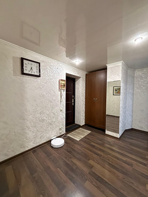 Продам двухкомнатную (2-комн.) квартиру, 2-й Таманской Дивизии ул, 37, Вольный Аул кп