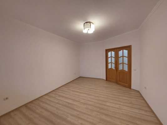 Продам трехкомнатную (3-комн.) квартиру, Т.Идарова ул, 54кБ, Нальчик г