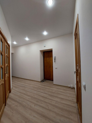 Продам трехкомнатную (3-комн.) квартиру, Т.Идарова ул, 54кБ, Нальчик г