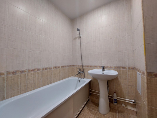 Продам трехкомнатную (3-комн.) квартиру, Т.Идарова ул, 54кБ, Нальчик г