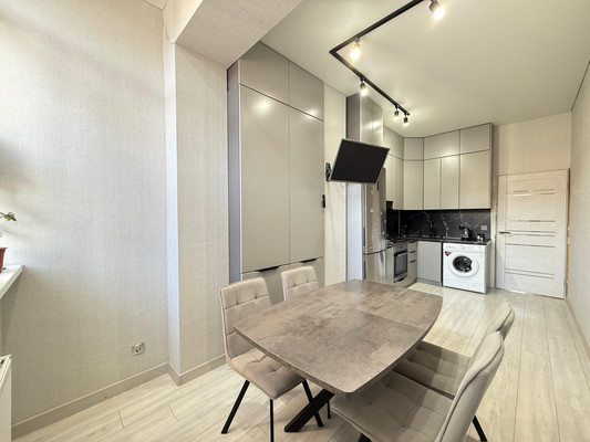 Продам многокомнатную квартиру, 2-я Надречная ул, 126ка, Нальчик г