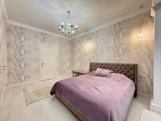 Продам трехкомнатную (3-комн.) квартиру, Тлостанова ул, 28, Нальчик г