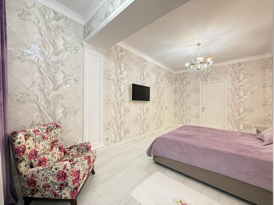 Продам трехкомнатную (3-комн.) квартиру, Тлостанова ул, 28, Нальчик г