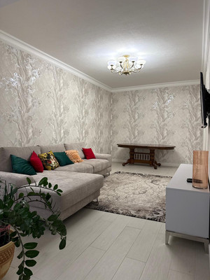 Продам трехкомнатную (3-комн.) квартиру, Тлостанова ул, 28, Нальчик г