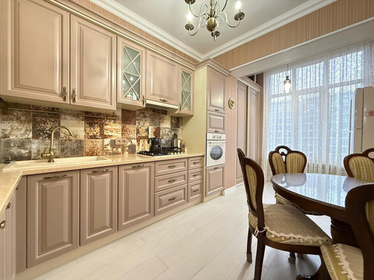 Продам трехкомнатную (3-комн.) квартиру, Тлостанова ул, 28, Нальчик г