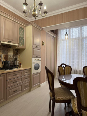 Продам трехкомнатную (3-комн.) квартиру, Тлостанова ул, 28, Нальчик г