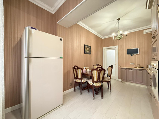 Продам трехкомнатную (3-комн.) квартиру, Тлостанова ул, 28, Нальчик г