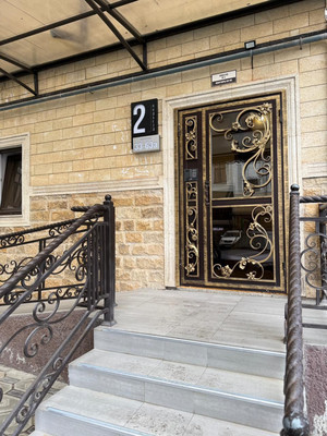 Продам трехкомнатную (3-комн.) квартиру, Тлостанова ул, 28, Нальчик г