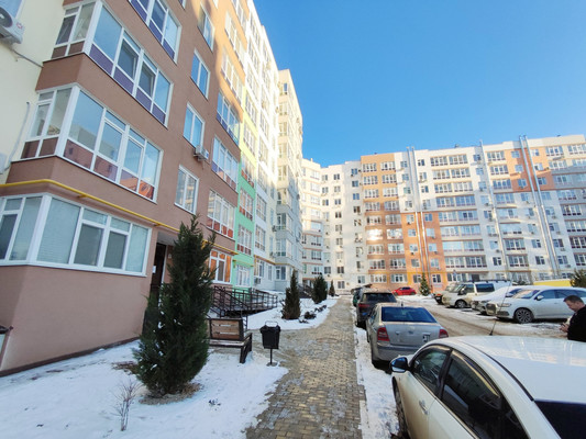 Продам однокомнатную (1-комн.) квартиру, Батурина ул, 135, Симферополь г