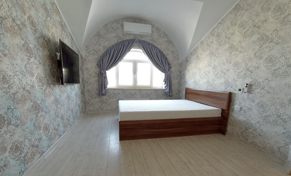 Продам однокомнатную (1-комн.) квартиру, Железнодорожная ул, 1, Симферополь г