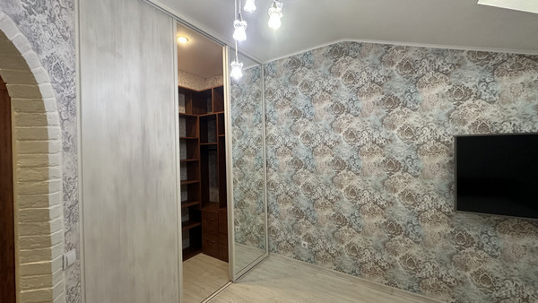 Продам однокомнатную (1-комн.) квартиру, Железнодорожная ул, 1, Симферополь г