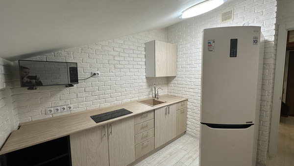 Продам однокомнатную (1-комн.) квартиру, Железнодорожная ул, 1, Симферополь г