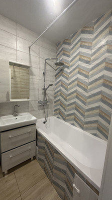 Продам однокомнатную (1-комн.) квартиру, Железнодорожная ул, 1, Симферополь г