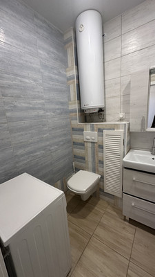 Продам однокомнатную (1-комн.) квартиру, Железнодорожная ул, 1, Симферополь г