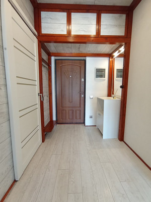 Продам однокомнатную (1-комн.) квартиру, Железнодорожная ул, 1, Симферополь г