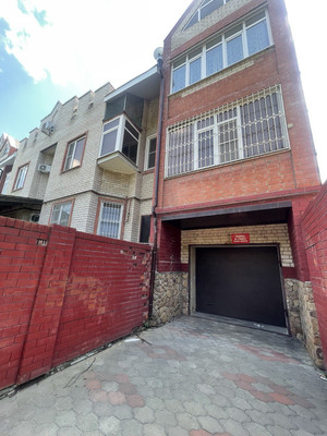 Продам машиноместо 19,2 м2, Розы Люксембург ул, 168-170, Армавир г