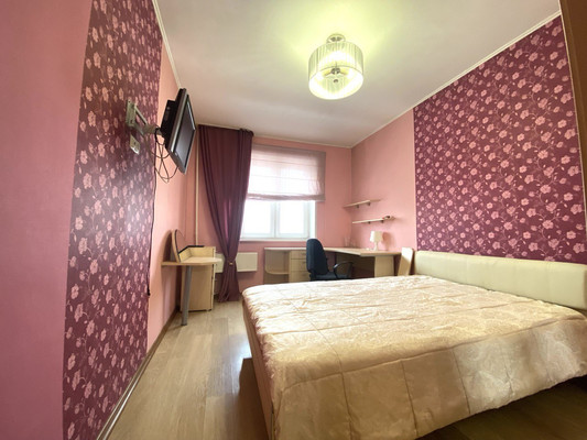 Продам двухкомнатную (2-комн.) квартиру, Ады Лебедевой ул, 47, Красноярск г