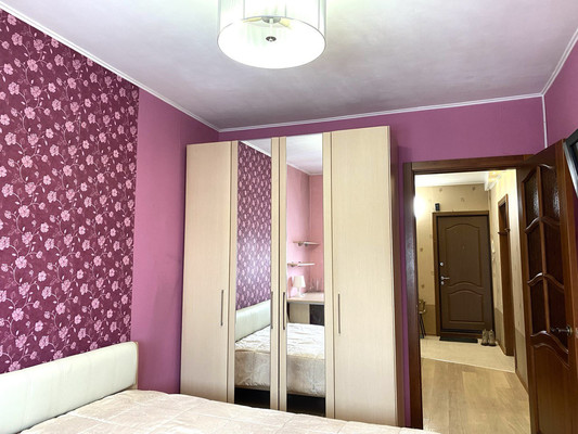 Продам двухкомнатную (2-комн.) квартиру, Ады Лебедевой ул, 47, Красноярск г